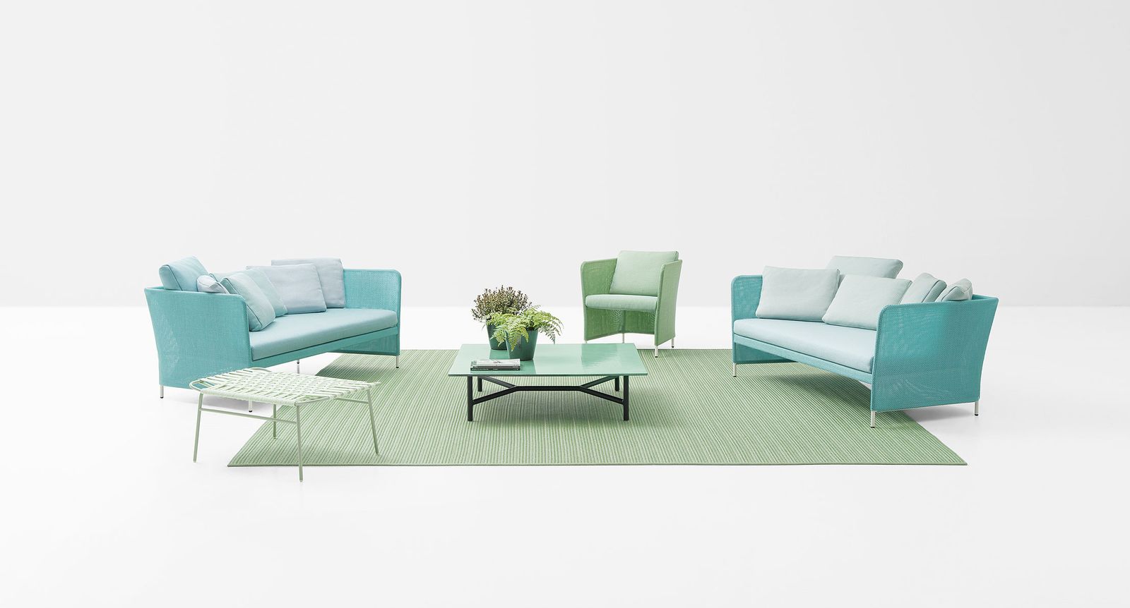 Paola Lenti Уличный журнальный столик Nesso от Paola Lenti — в интерьере