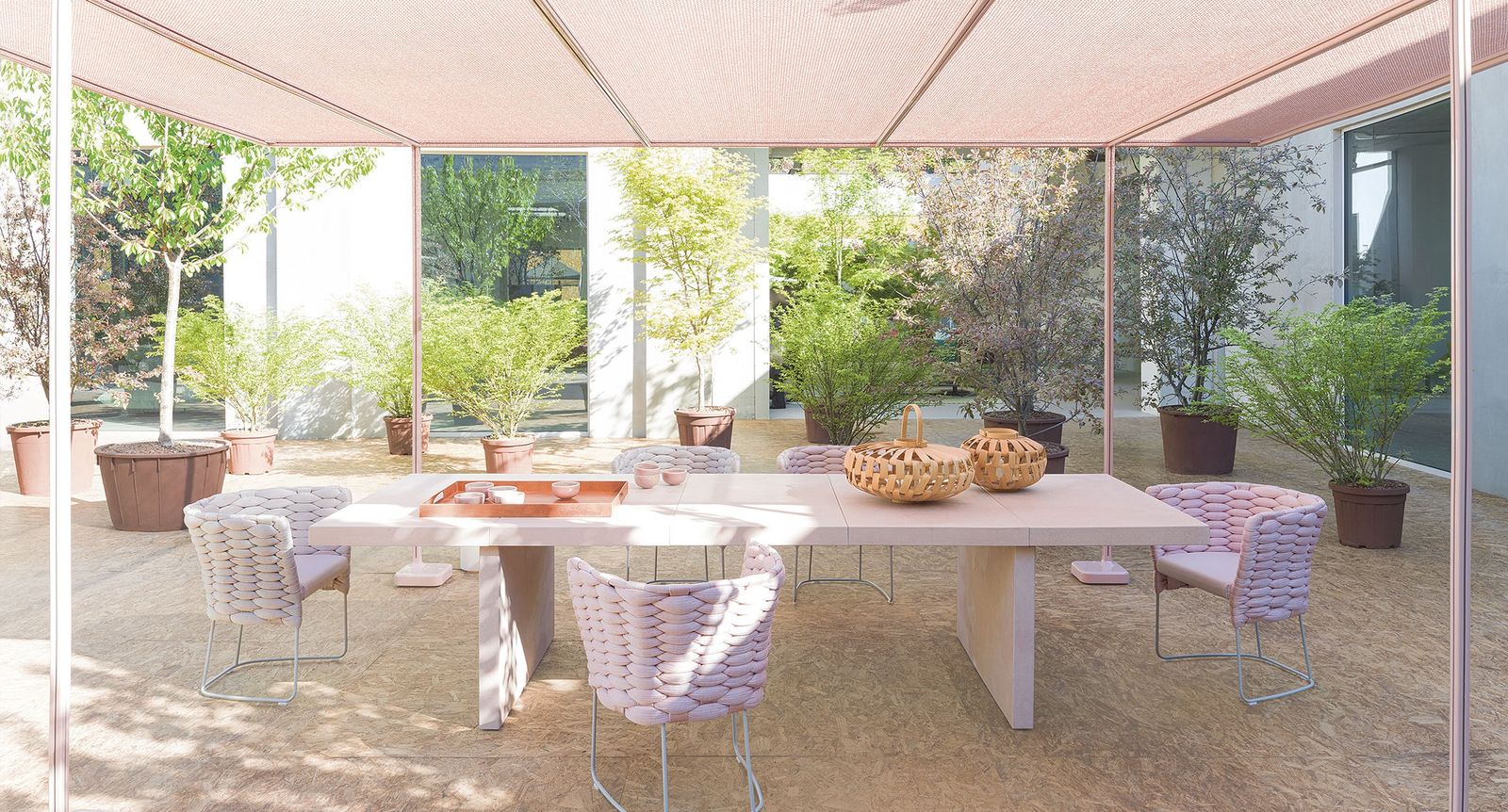 Paola Lenti Стол Concreto от Paola Lenti — в интерьере