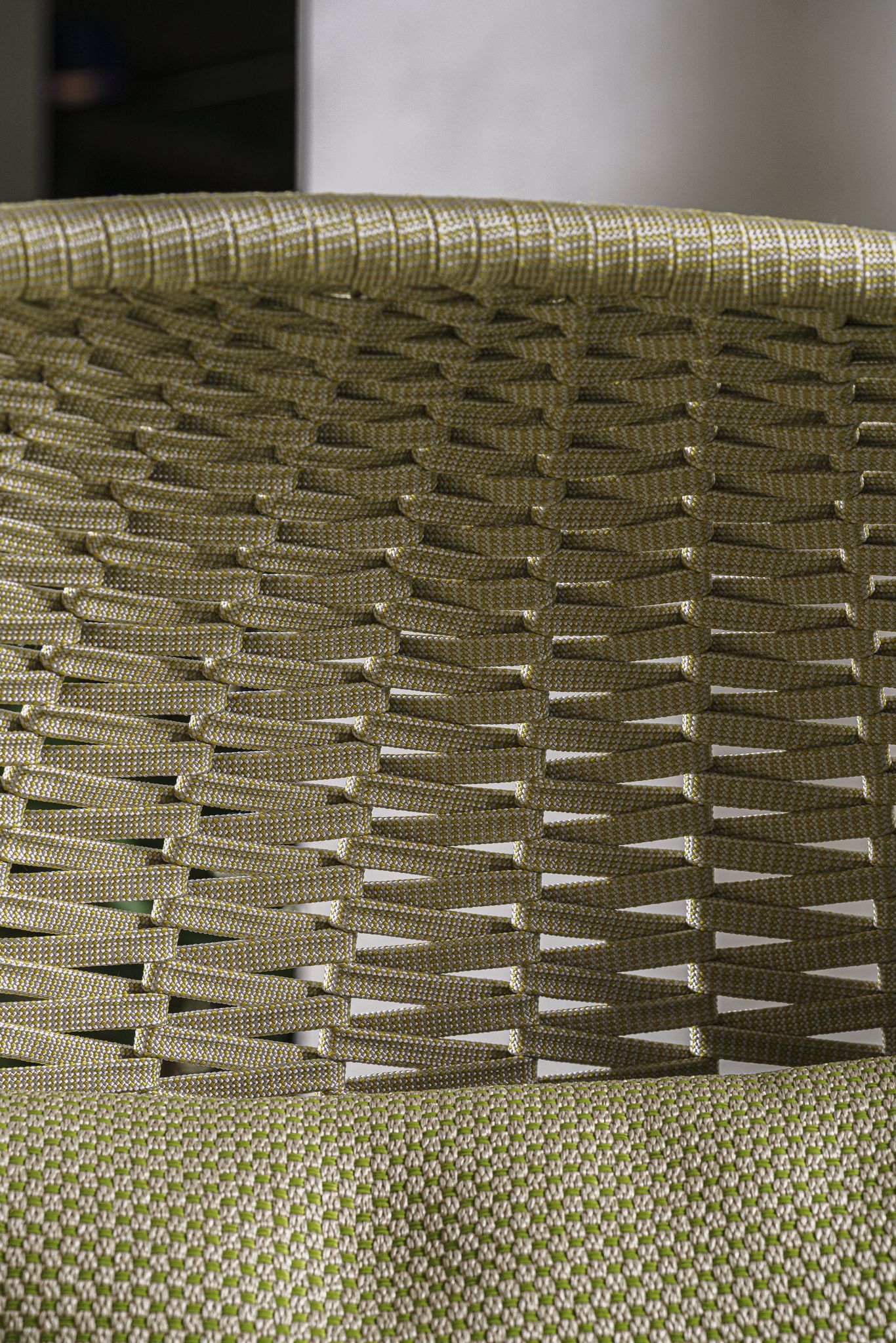 Paola Lenti Садовые качели Orbitry от Paola Lenti — в интерьере