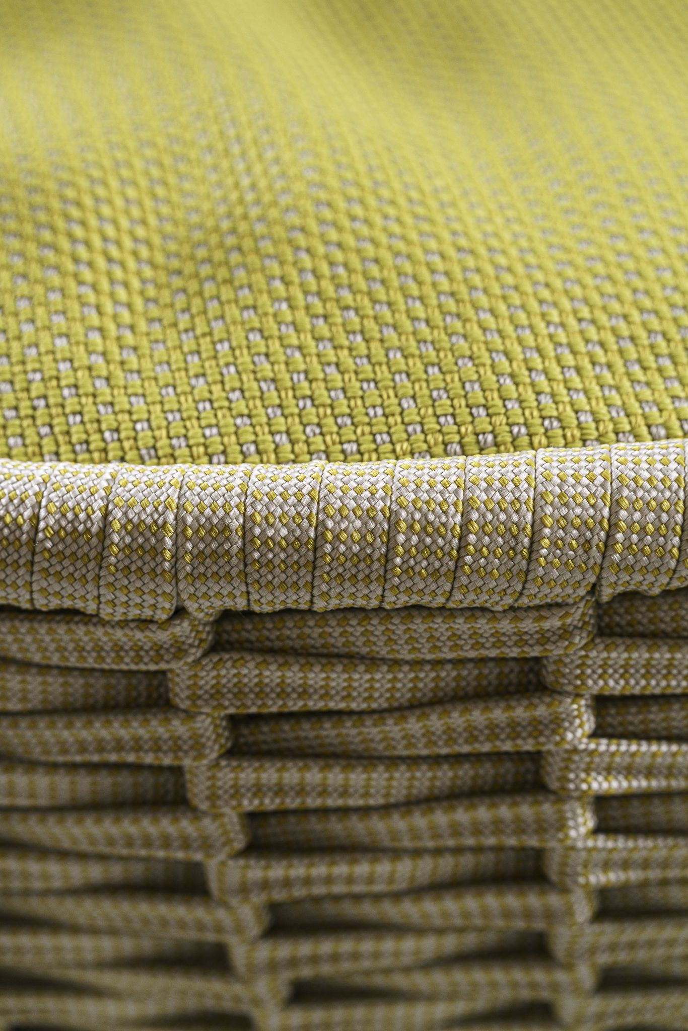 Paola Lenti Садовые качели Orbitry от Paola Lenti — в интерьере
