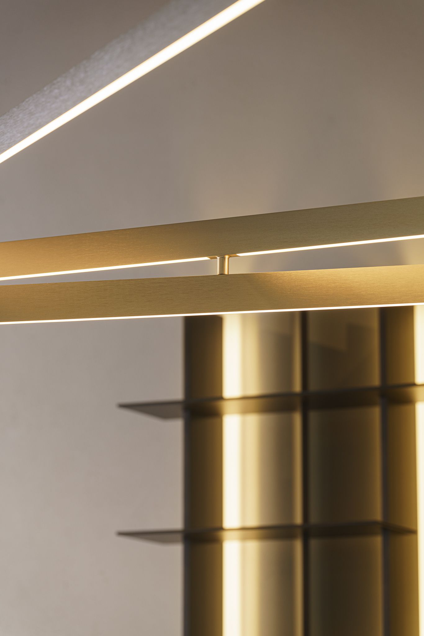 Contardi Подвесной светильник Fly SO Multipla Satin Gold от Contardi — в интерьере