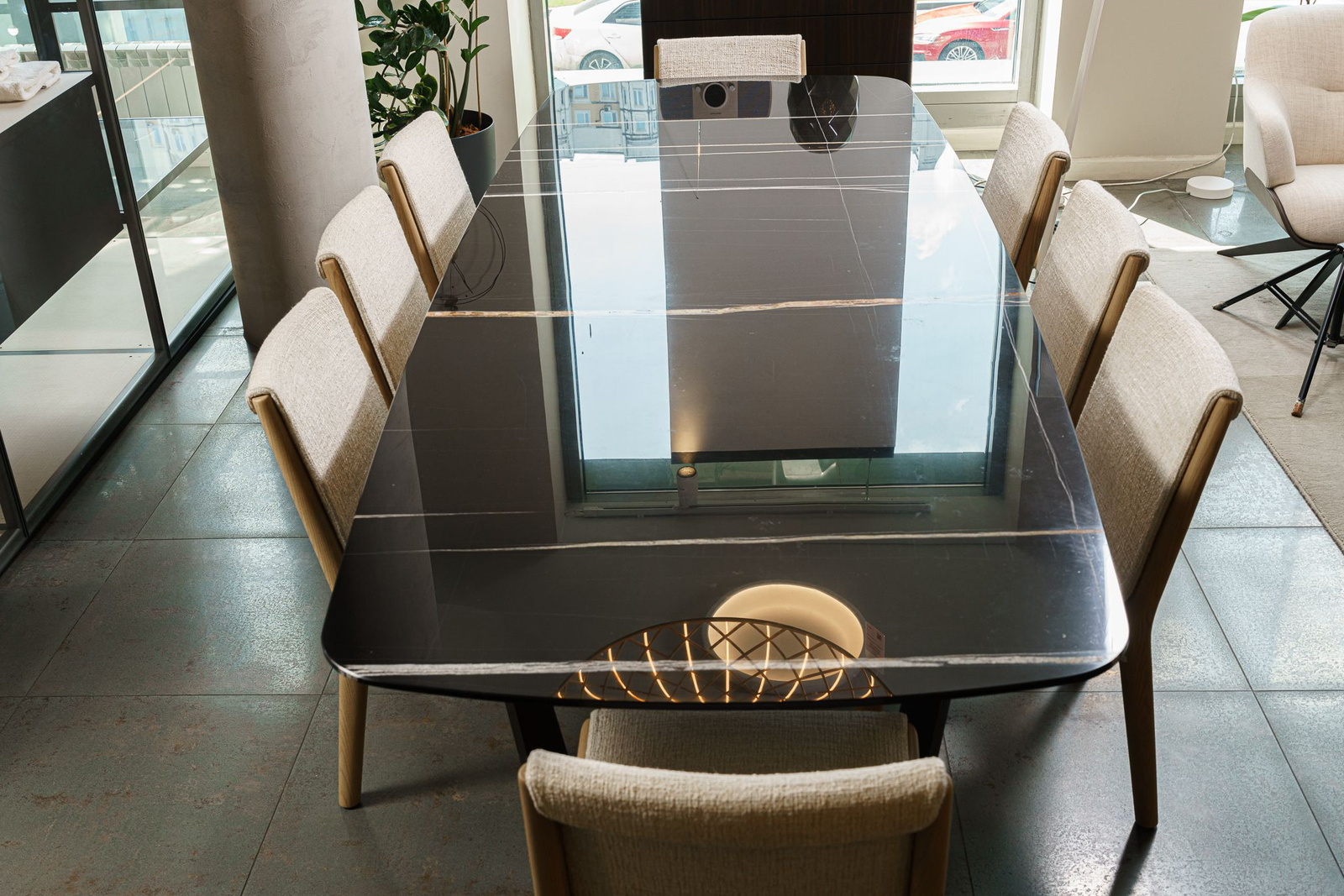 Poliform Стол Concorde Sahara noir 280 от Poliform — в интерьере