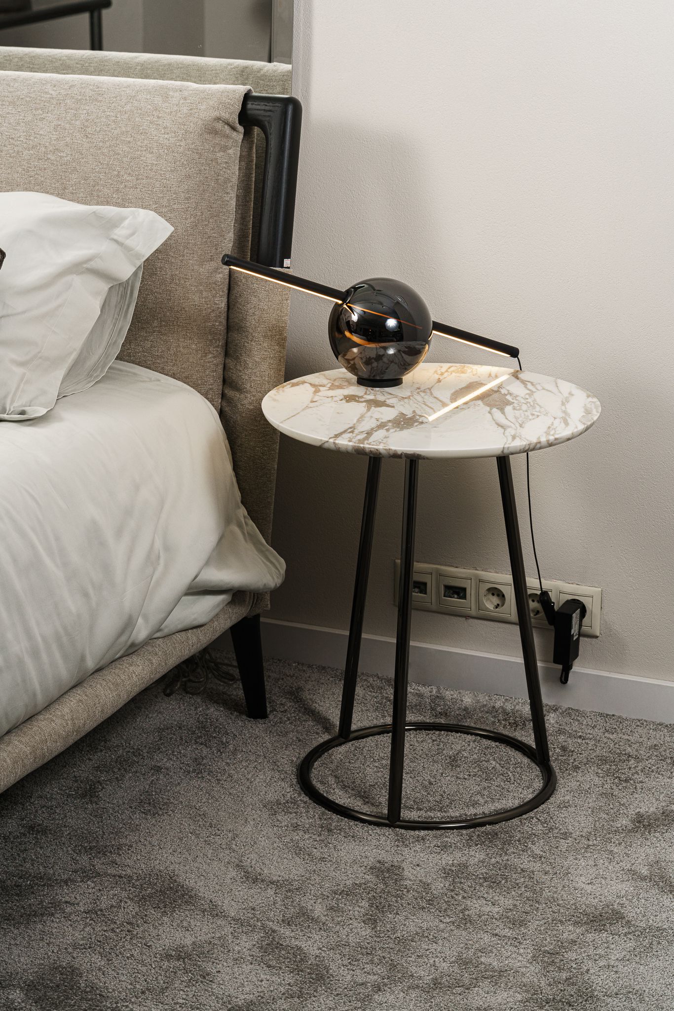 Flou Настольная лампа Rugiada Black Nickel Glass от Flou — в интерьере