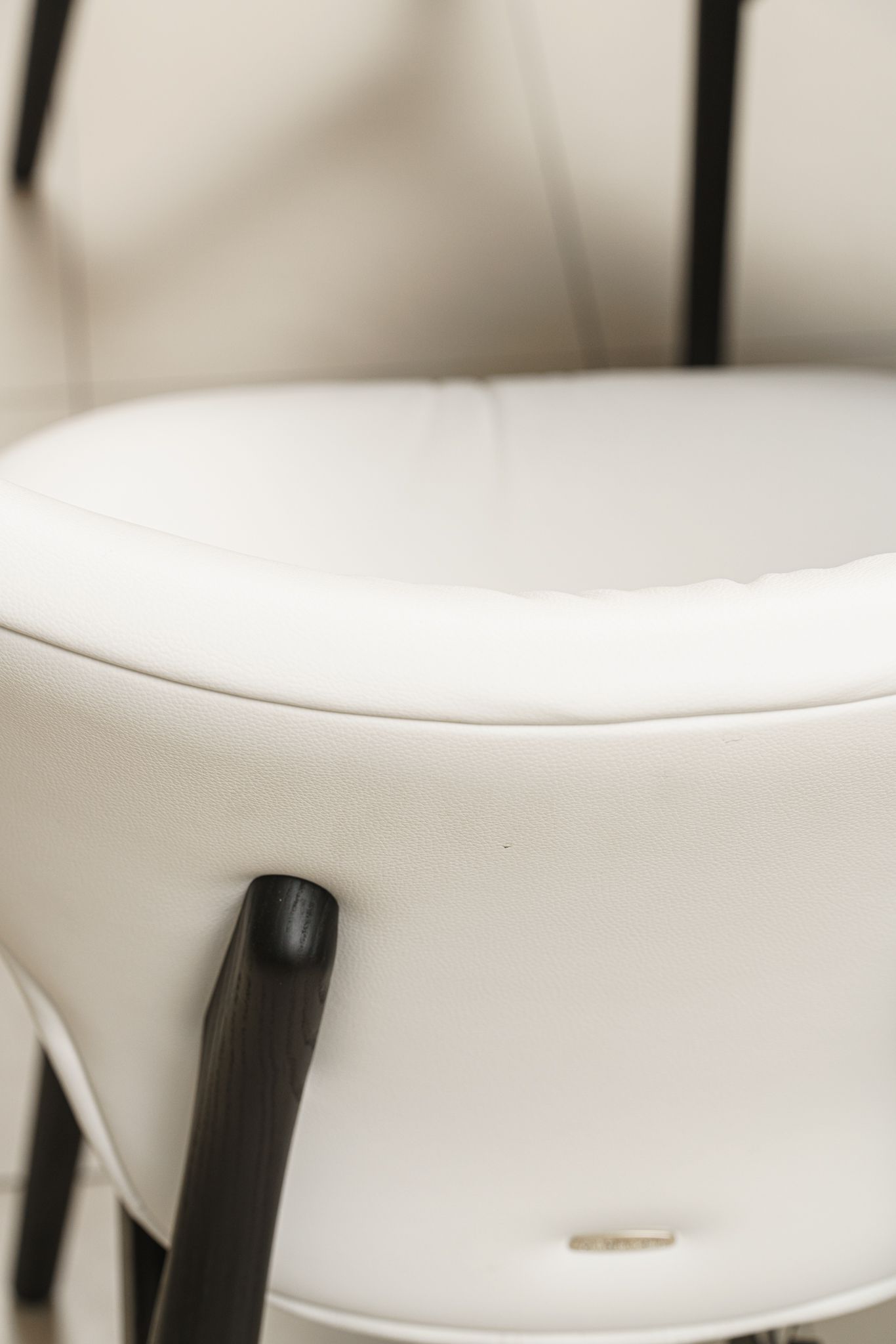 Cattelan Italia Стул Dumbo Bianco and Frassino nero от Cattelan Italia — в интерьере