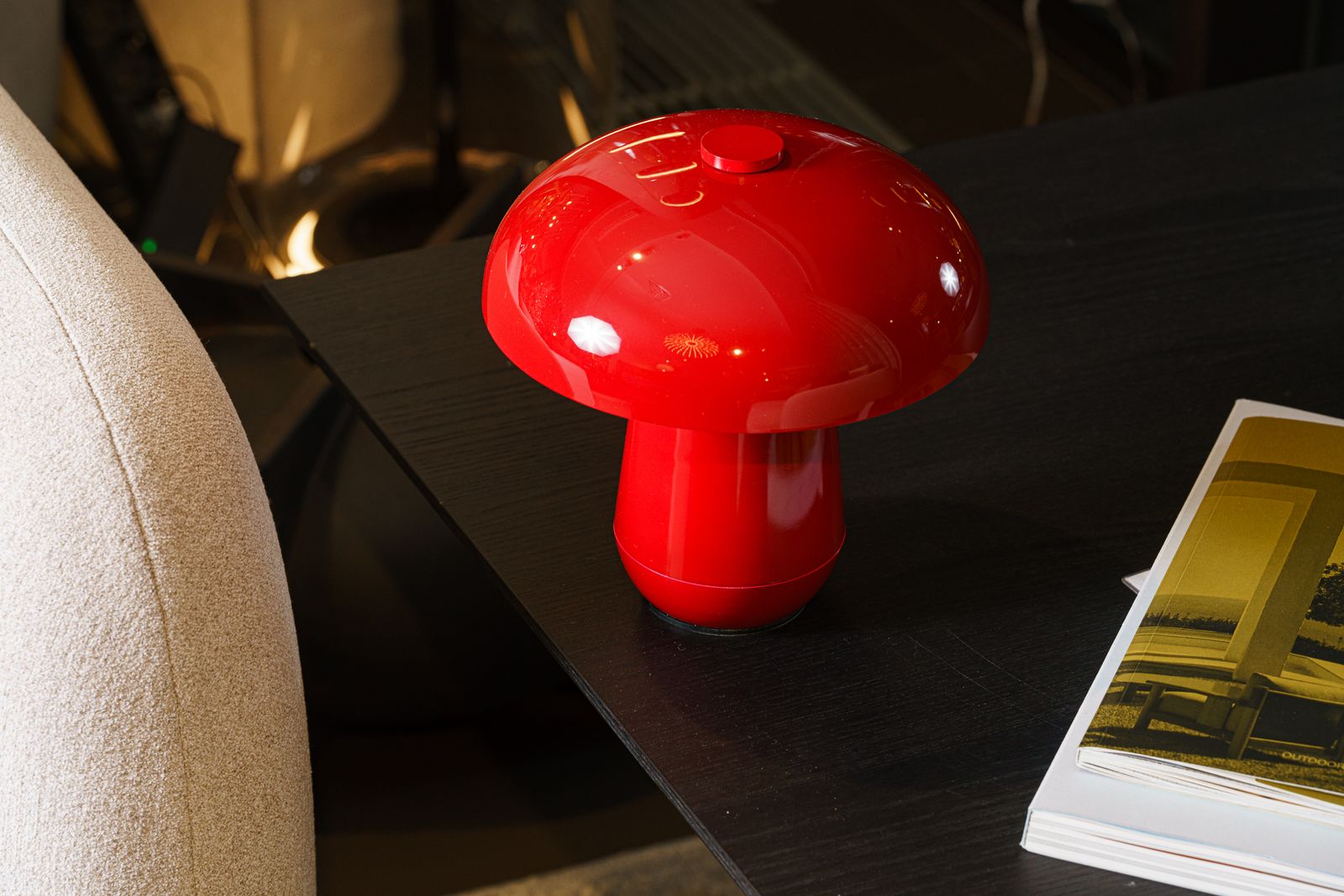 Contardi Настольная лампа Ongo Bon Ton laccato rosso от Contardi — в интерьере