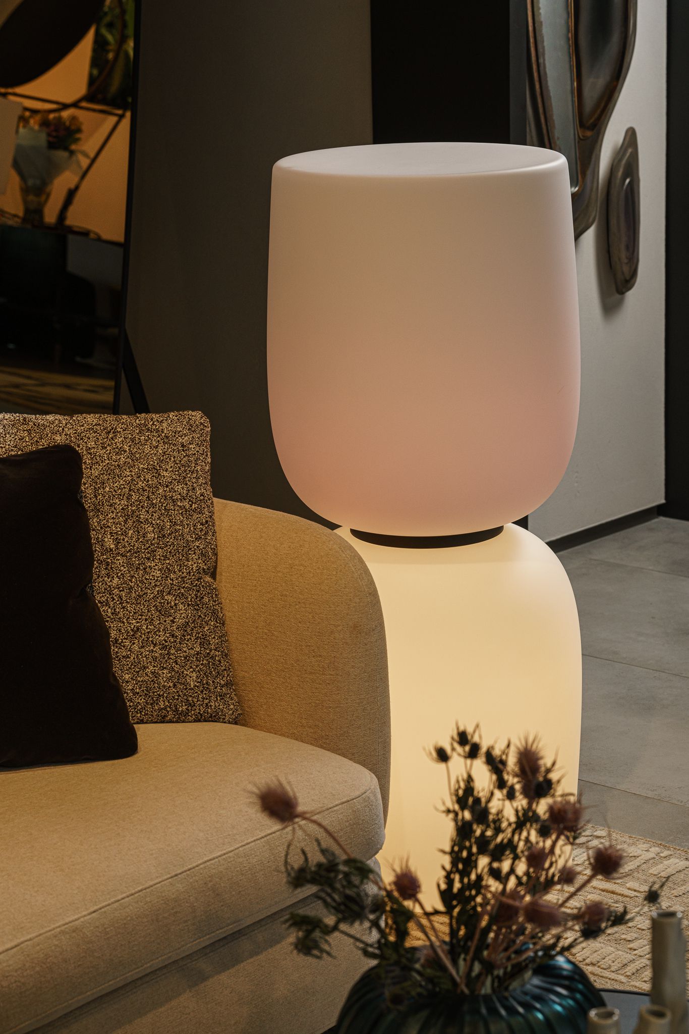 Vibia Торшер Ghost 4960 от Vibia — в интерьере
