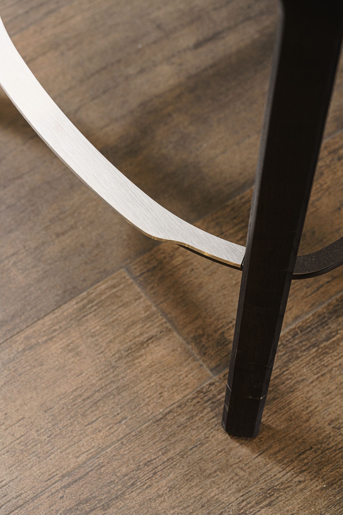Poliform Полубарный стул Sophie Lite Pelle Silk Talpa 03 от Poliform — в интерьере