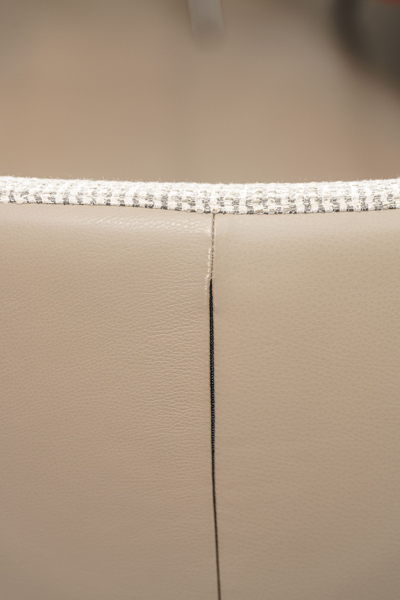 Poliform Кресло Mad Joker swivel Naxos от Poliform — в интерьере