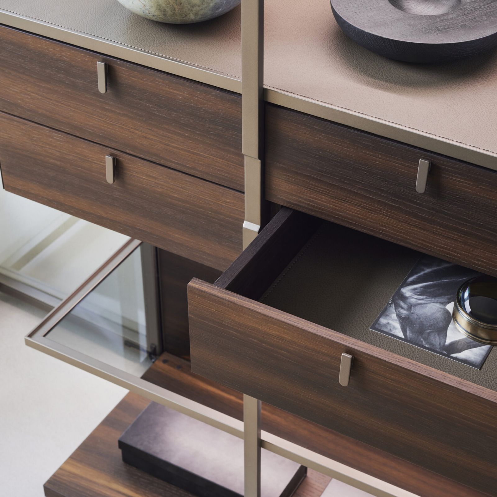 Rimadesio Витрина Aliante от Rimadesio — в интерьере