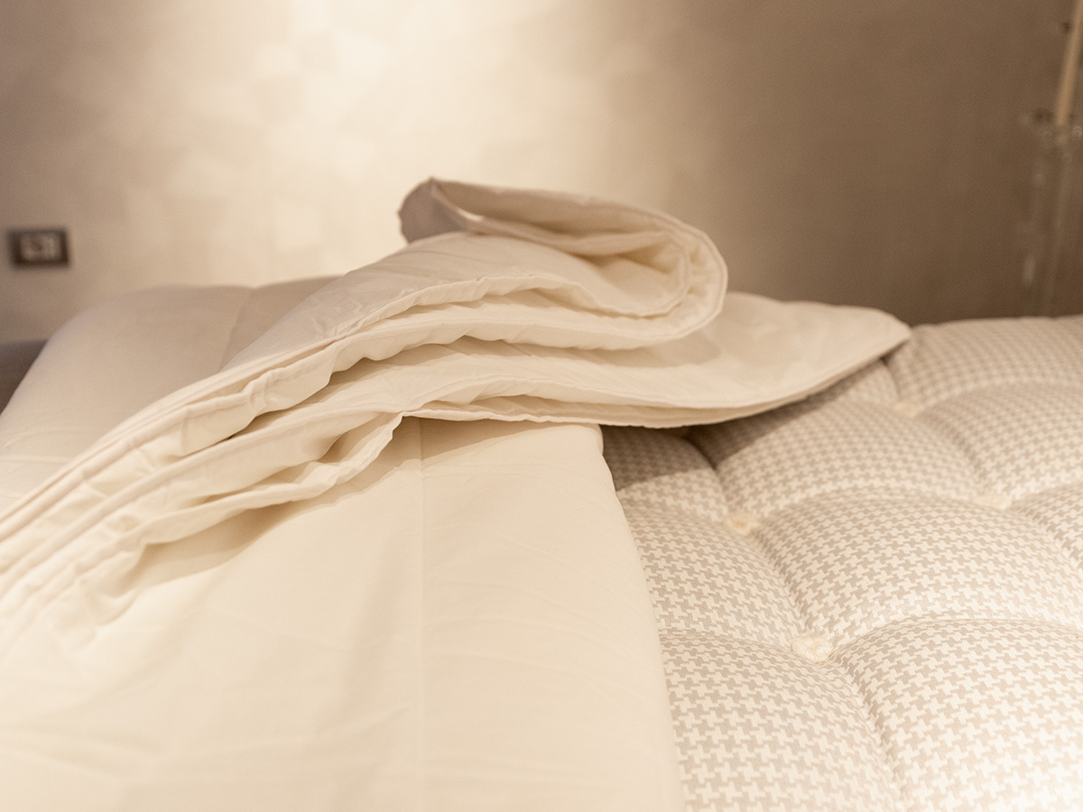 Maxalto Одеяло IP180_3 Four seasons duvet от Maxalto — в интерьере