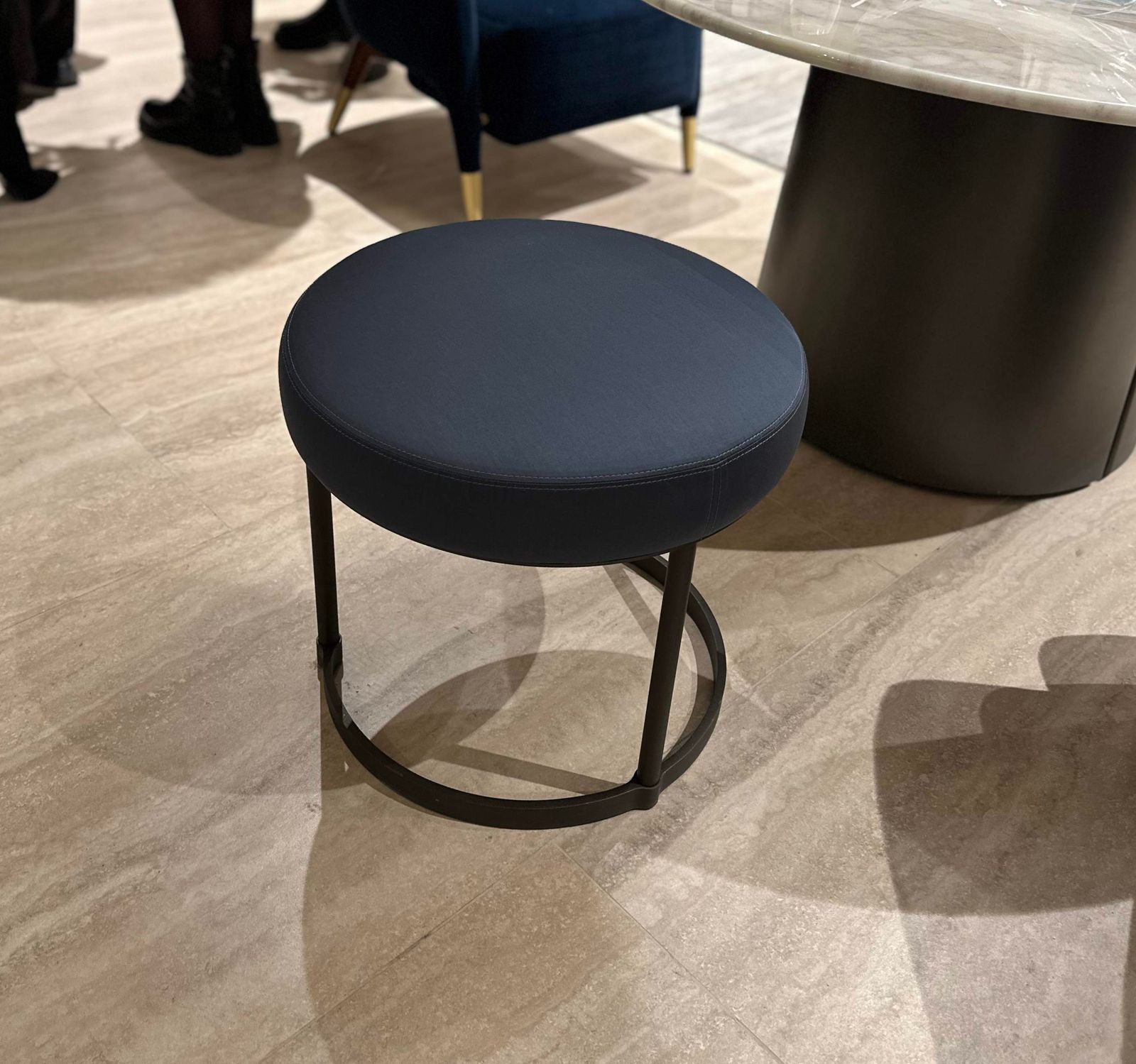 Molteni&C Пуф Regis от Molteni & C — в интерьере
