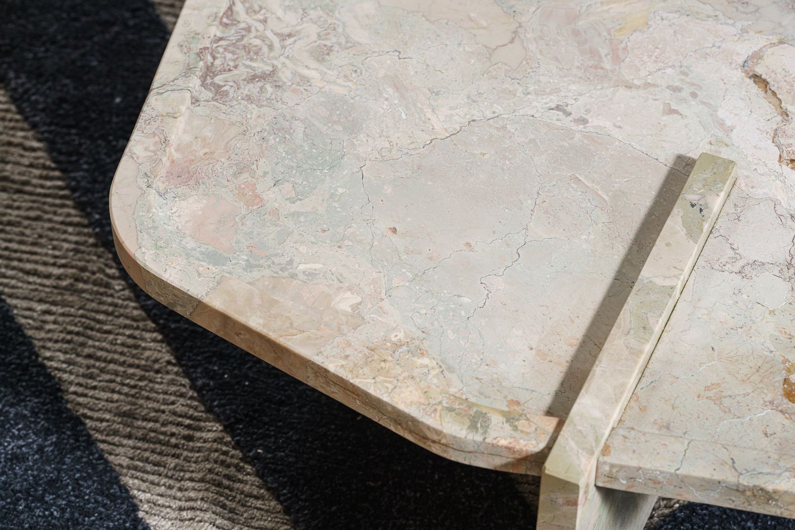 Baxter Журнальный столик Lana Wildflower marble от Baxter — в интерьере
