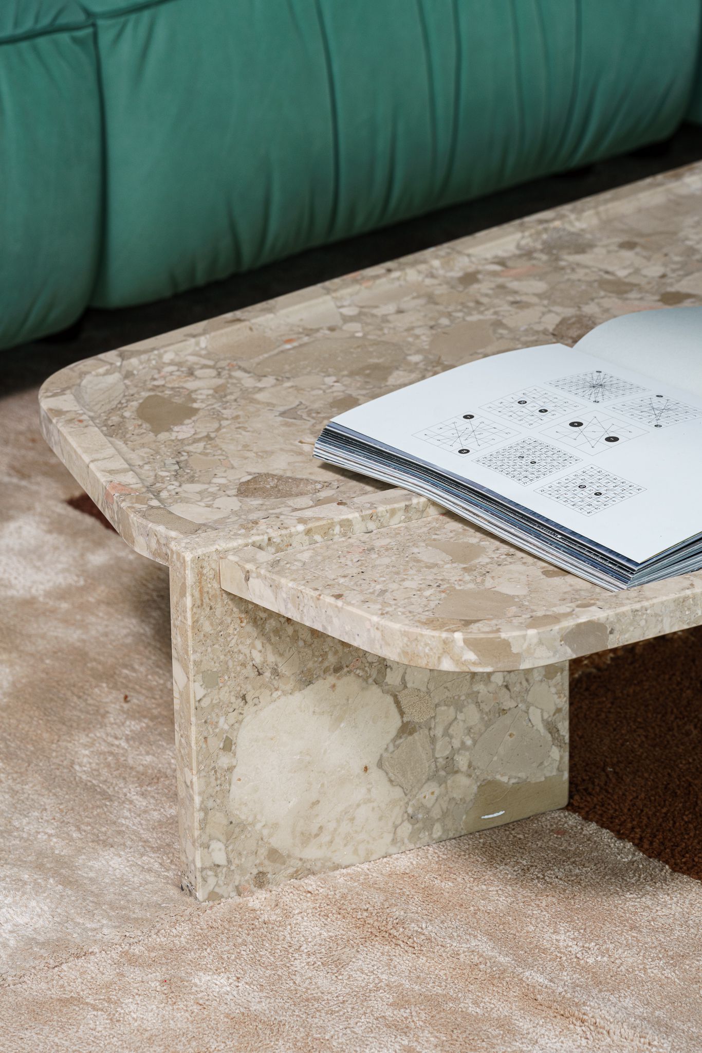 Baxter Журнальный столик Lana Wildflower marble от Baxter — в интерьере
