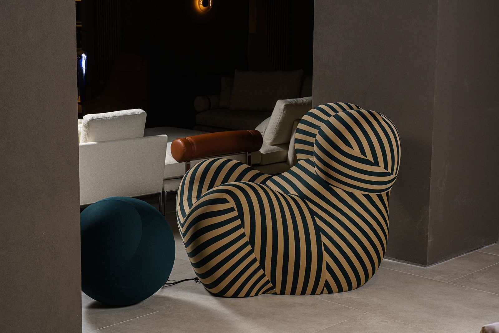 B&B Italia Кресло Up 50 Soara 140/420 от B&B Italia — в интерьере