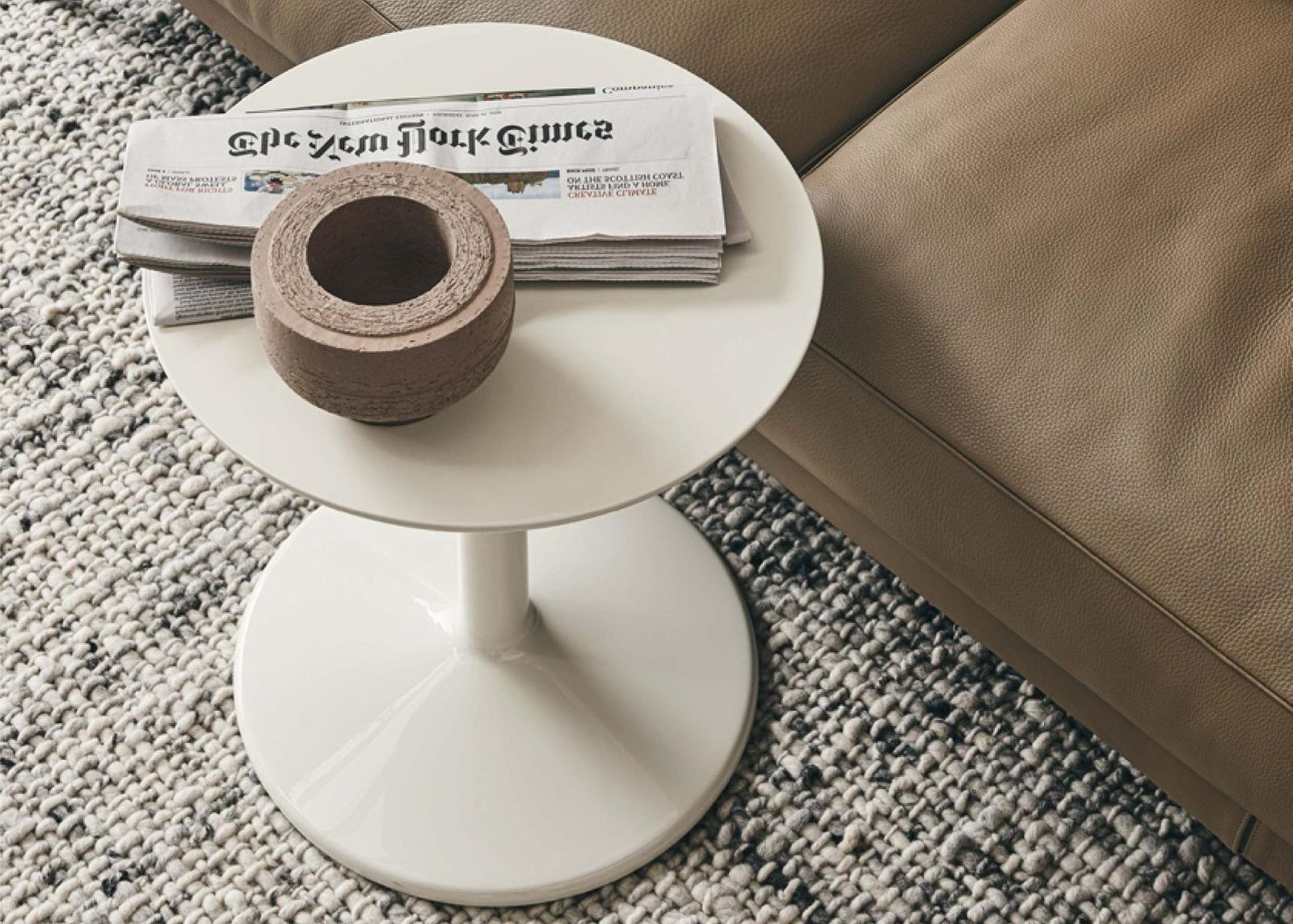 B&B Italia Журнальный столик Spool Bianco lucido от B&B Italia — в интерьере