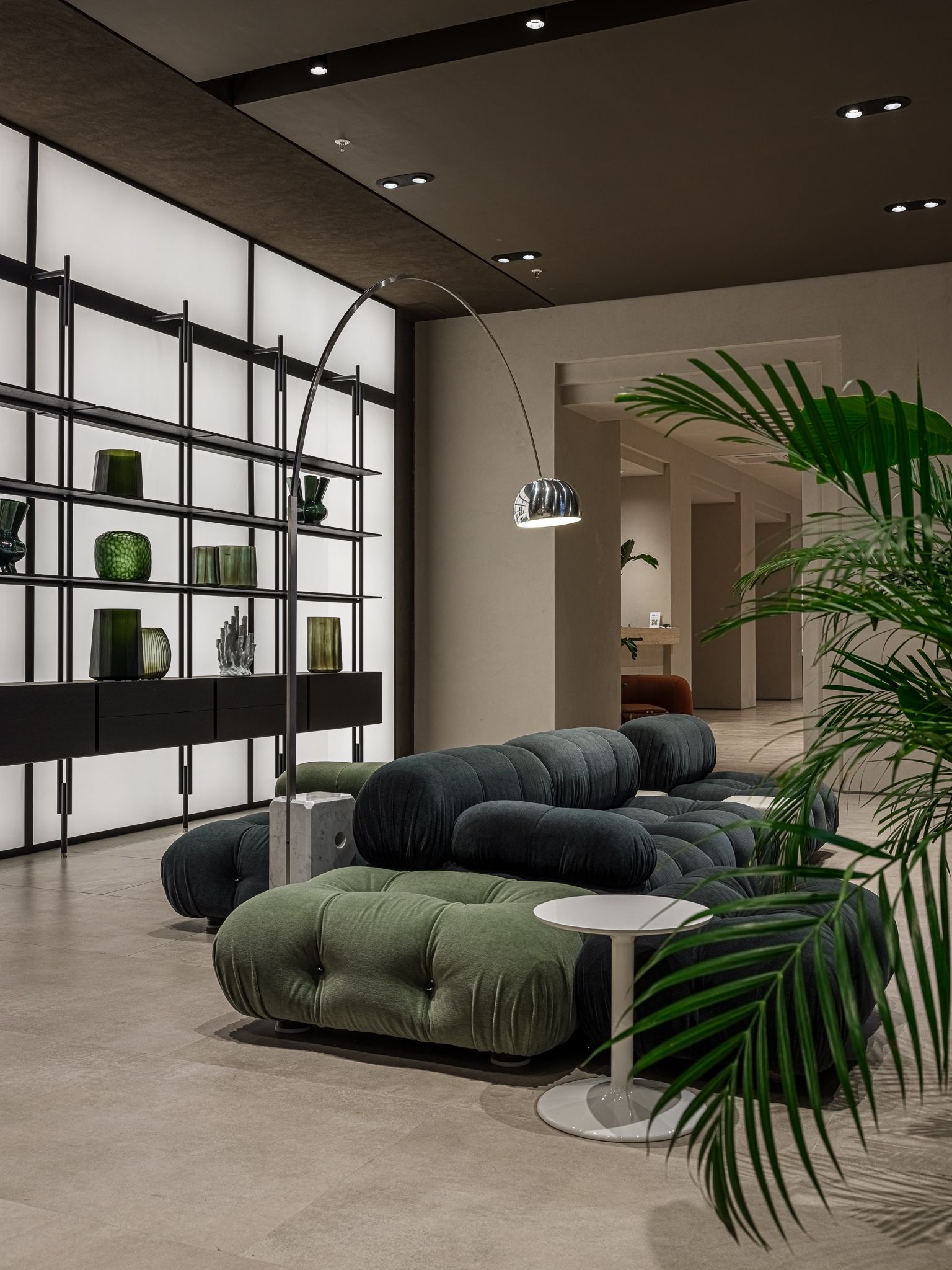B&B Italia Журнальный столик Spool Bianco lucido от B&B Italia — в интерьере