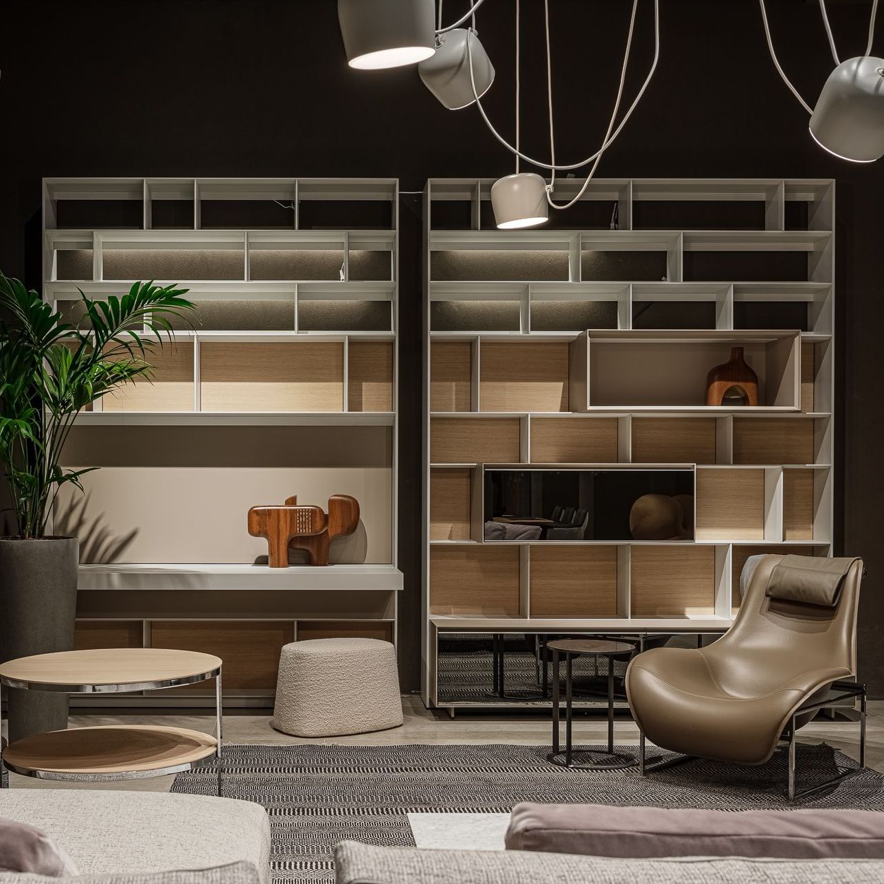 B&B Italia Композиция стеллажей с зоной под ТВ Flat.C от B&B Italia — в интерьере