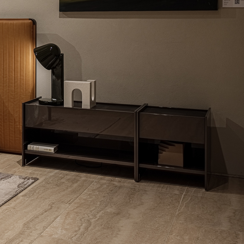 Molteni&C Прикроватная тумбочка Casper CCN1/CCN2 Glossy Cop от Molteni & C — в интерьере