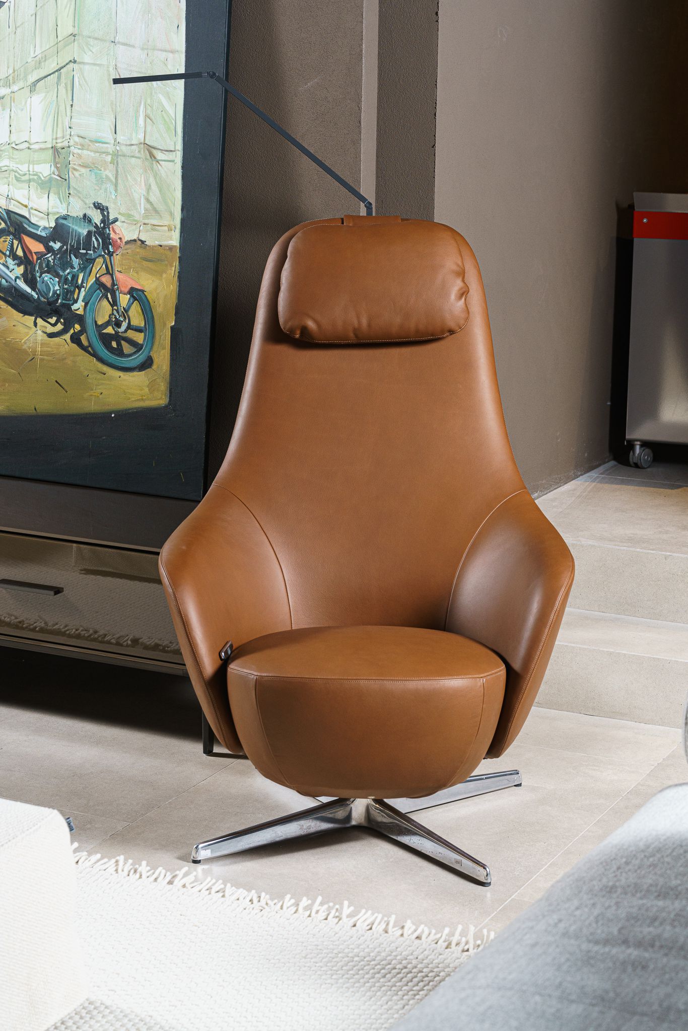 B&B Italia Кожаное кресло Harbor Laidback от B&B Italia — в интерьере
