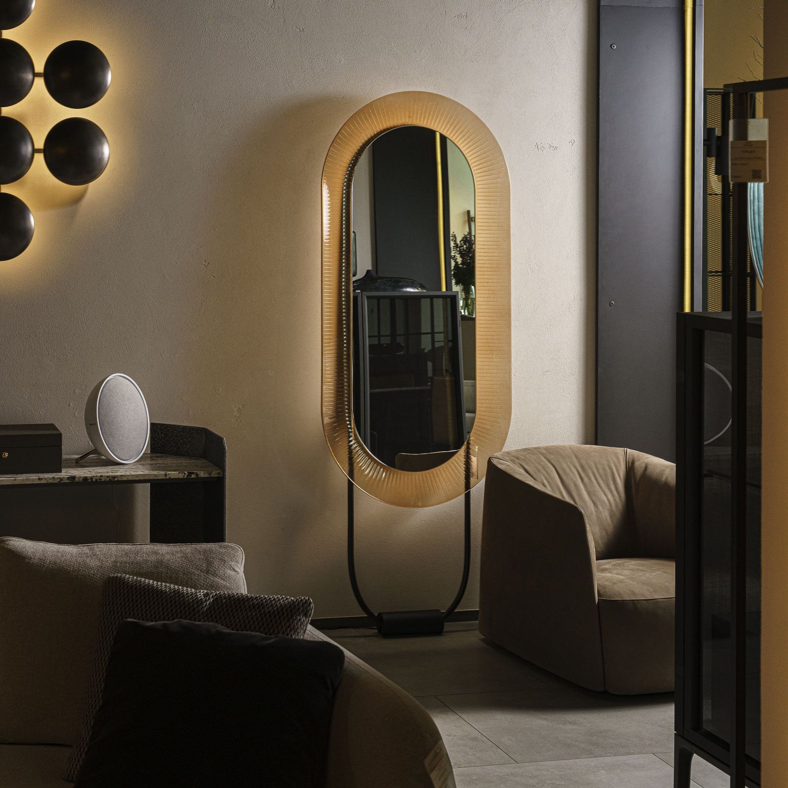 Fiam Зеркало Kathleen Oval Amber от Fiam — в интерьере