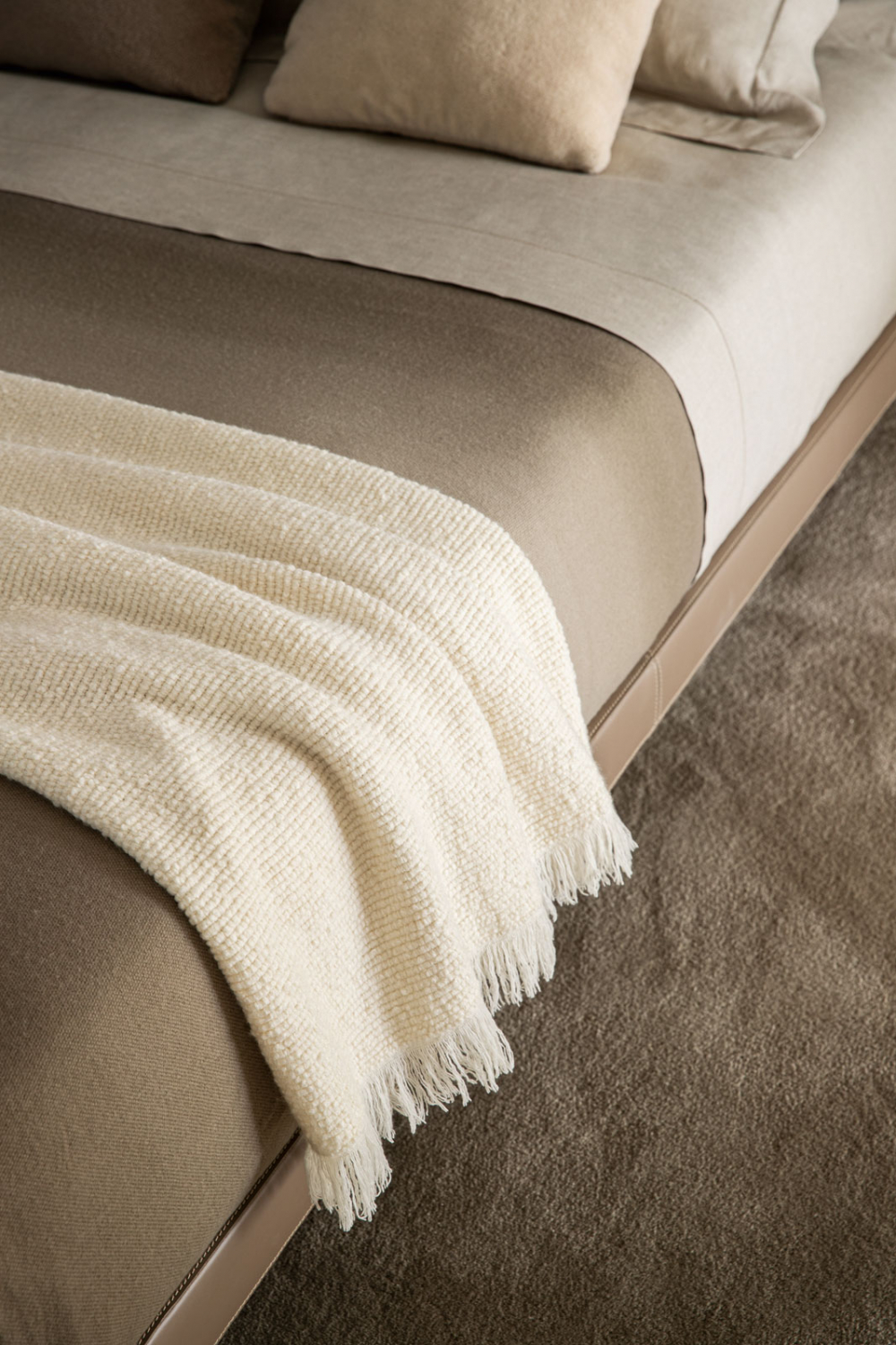 Molteni&C Плед Boucle Off White от Molteni & C — в интерьере