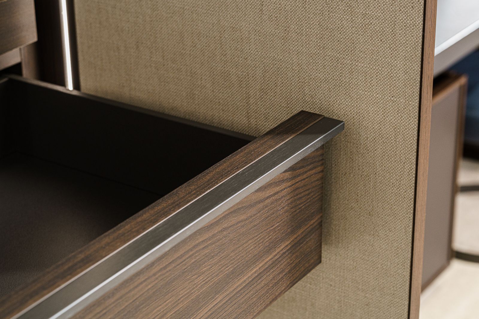 Molteni&C Шкаф с туалетным столиком Gliss Master Eucaliptus от Molteni & C — в интерьере