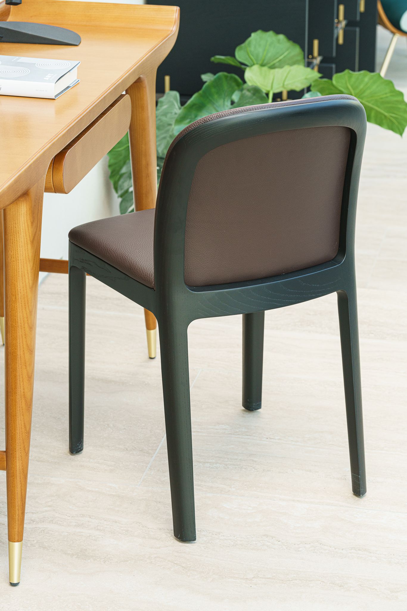 Molteni&C Стул Tea 160 Unique / black oak от Molteni & C — в интерьере