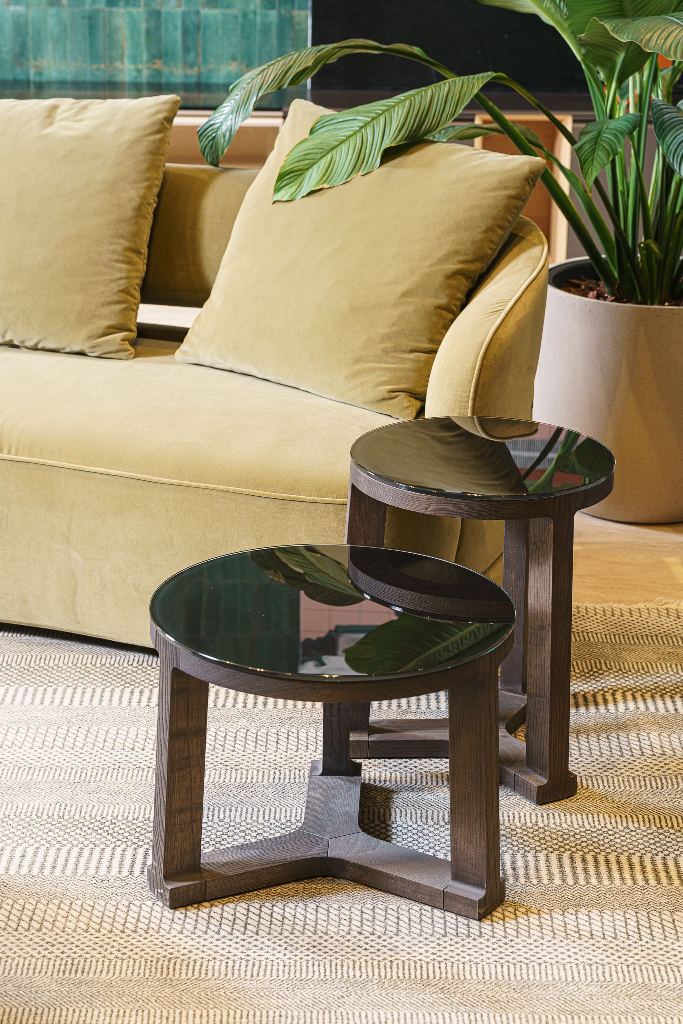 Molteni&C Журнальный столик Fonte 50 wood/glass от Molteni & C — в интерьере