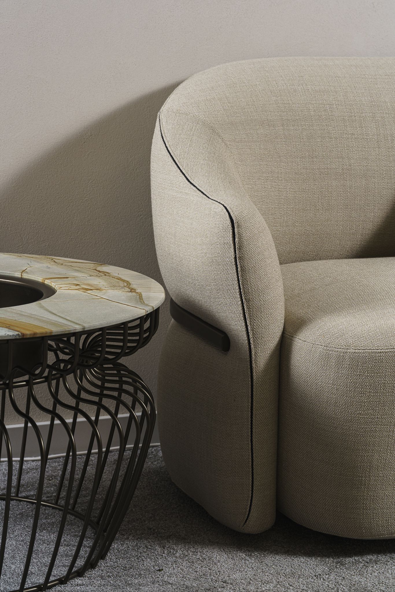 Flou Двухместный диван Madame Butterfly 574 Capri от Flou — в интерьере