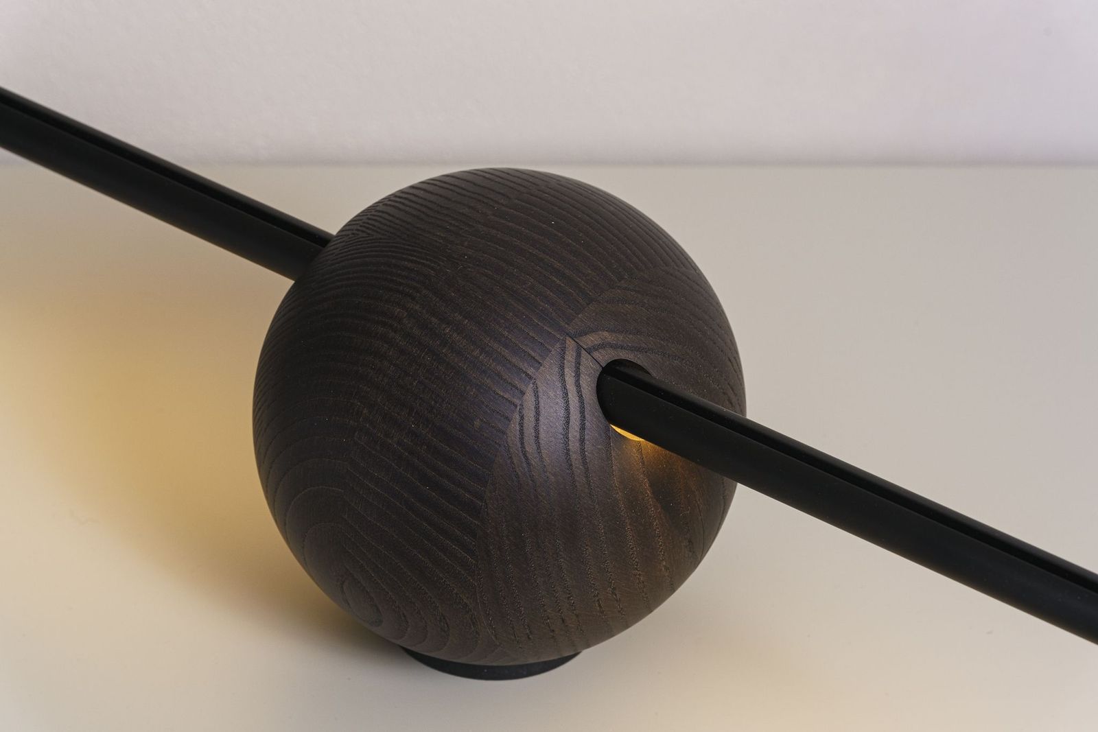 Flou Настольная лампа Rugiada coffee brown Ashwood от Flou — в интерьере