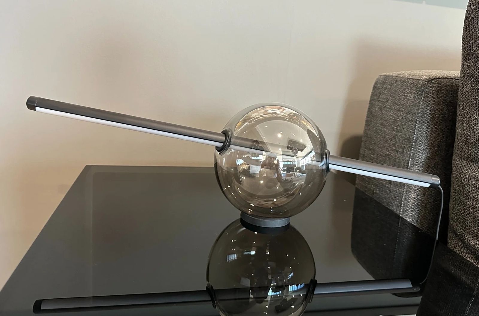 Flou Настольная лампа Rugiada Smoke glass от Flou — в интерьере