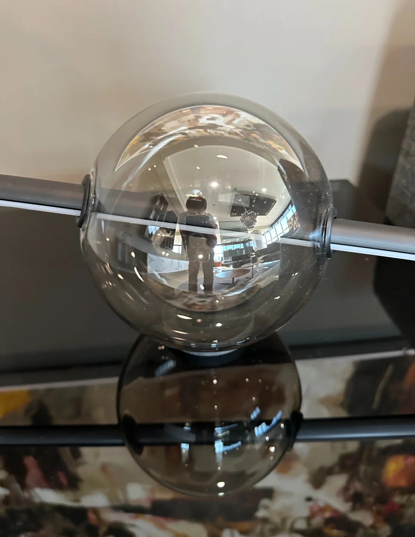 Flou Настольная лампа Rugiada Smoke glass от Flou — в интерьере
