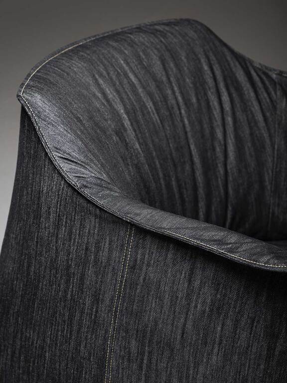 Poltrona Frau Кресло Archibald Denim Edition от Poltrona Frau — в интерьере