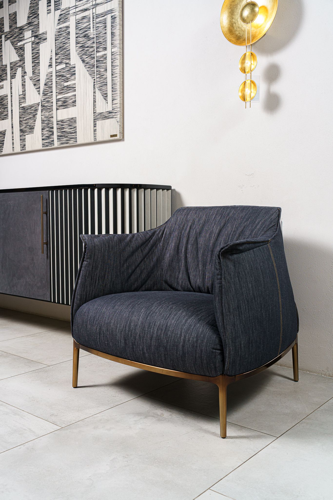 Poltrona Frau Кресло Archibald Denim Edition от Poltrona Frau — в интерьере
