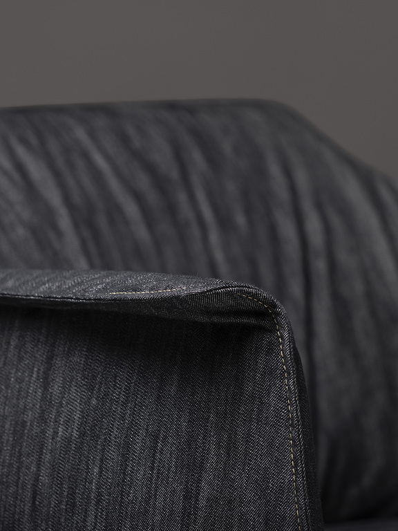 Poltrona Frau Кресло Archibald Denim Edition от Poltrona Frau — в интерьере
