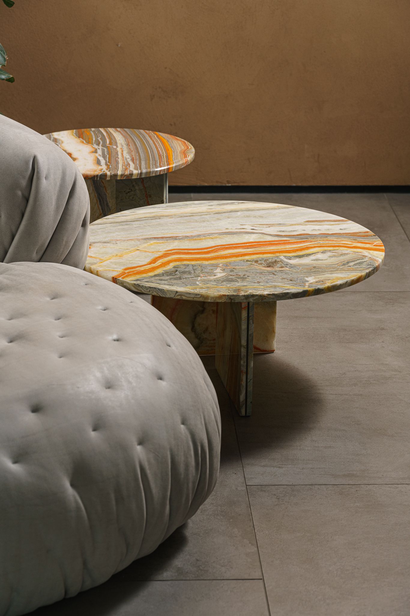 Baxter Журнальный столик Tebe Onyx Tangerine 70 от Baxter — в интерьере