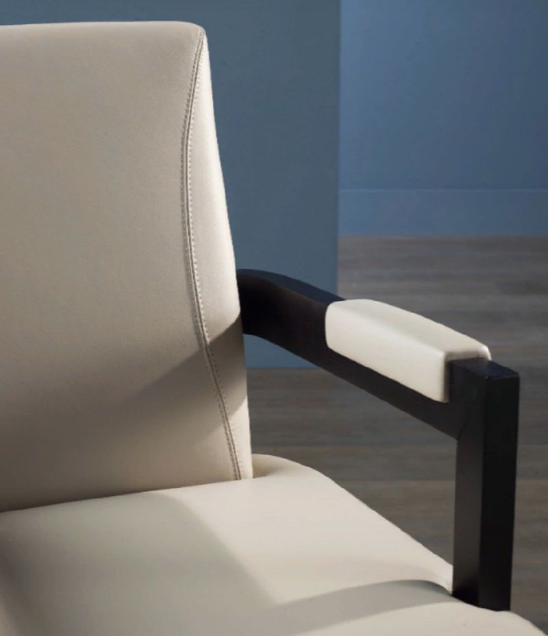 Bellavista Collection Стул с подлокотниками Bristol от Bellavista Collection — в интерьере
