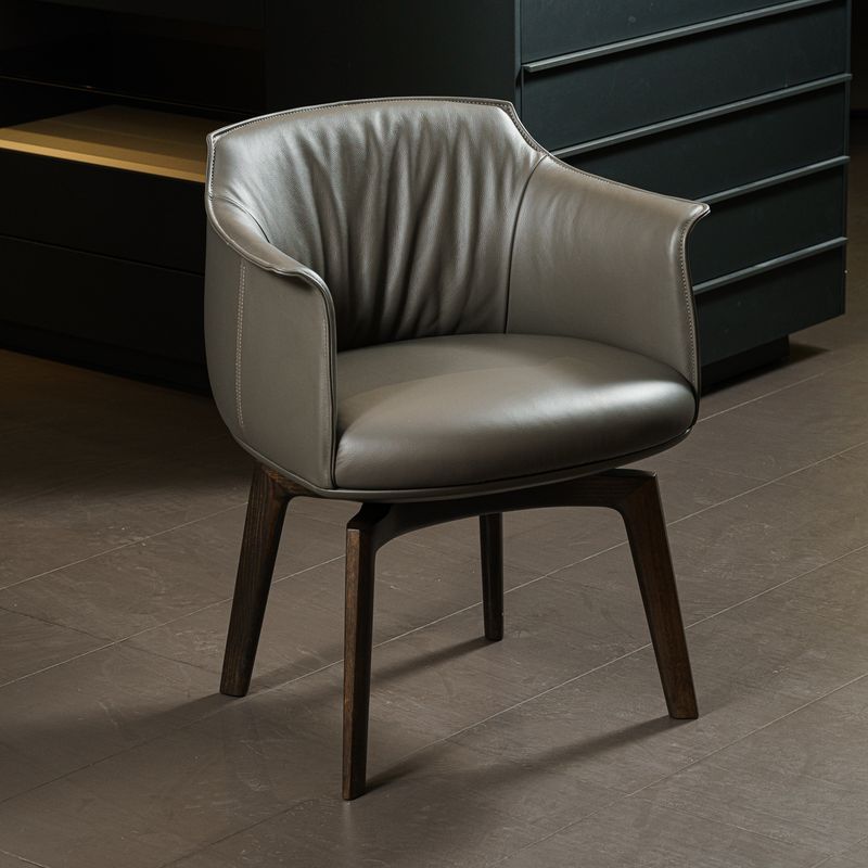Poltrona Frau Стул Archibald Swivel SC Seppia / Ashwood Moka от Poltrona Frau — в интерьере