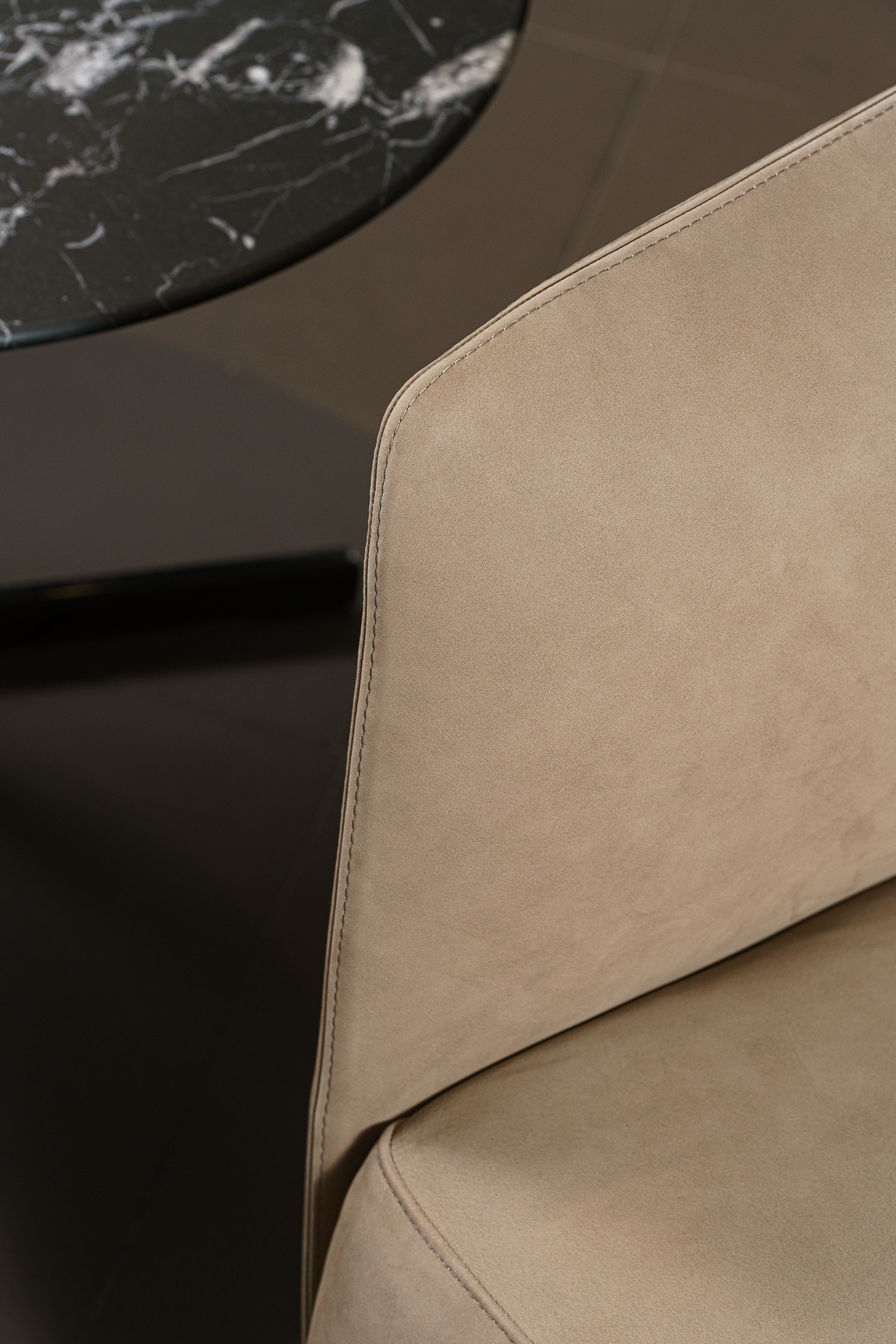 Poliform Кресло Santa Monica 207 Camoscio Leather от Poliform — в интерьере