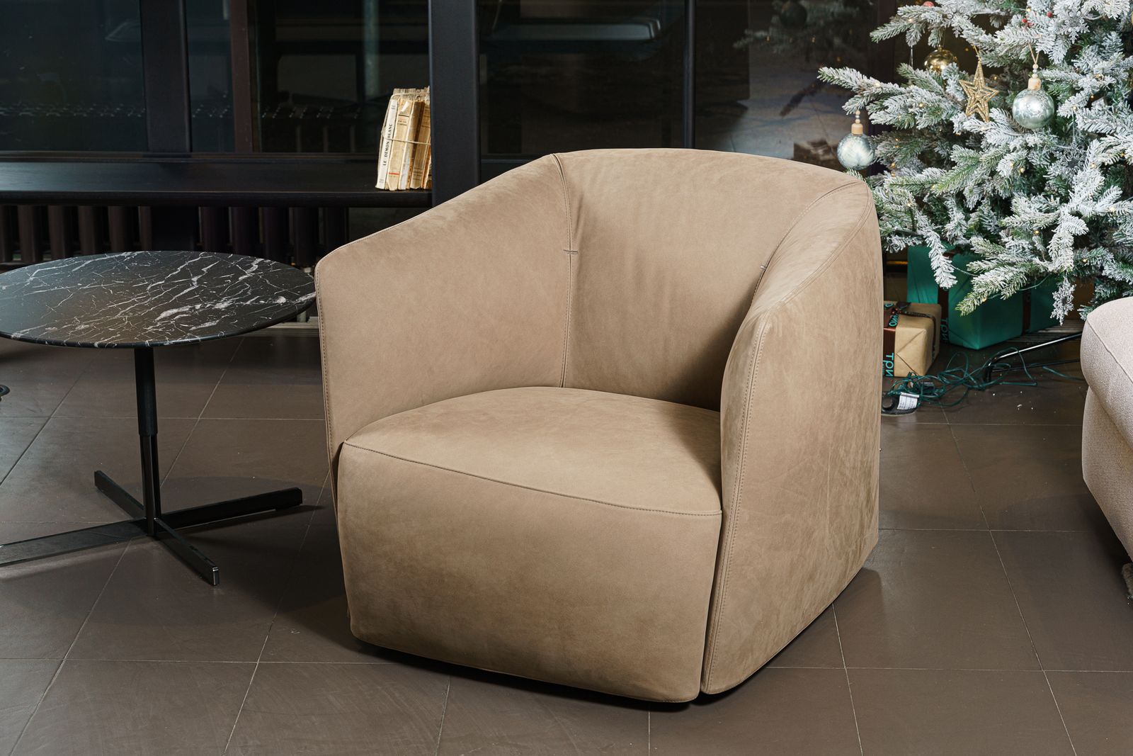 Poliform Кресло Santa Monica 207 Camoscio Leather от Poliform — в интерьере