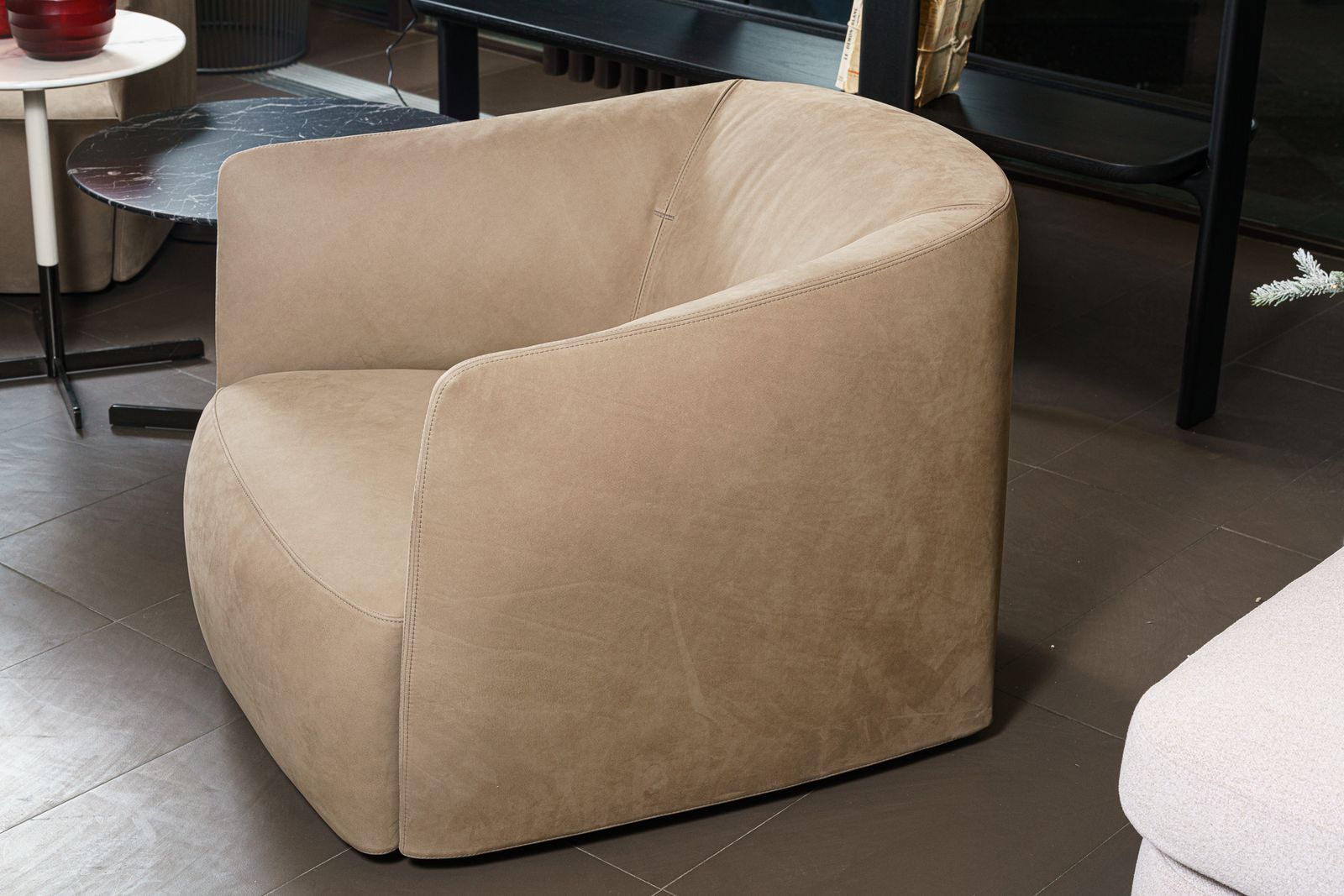 Poliform Кресло Santa Monica 207 Camoscio Leather от Poliform — в интерьере