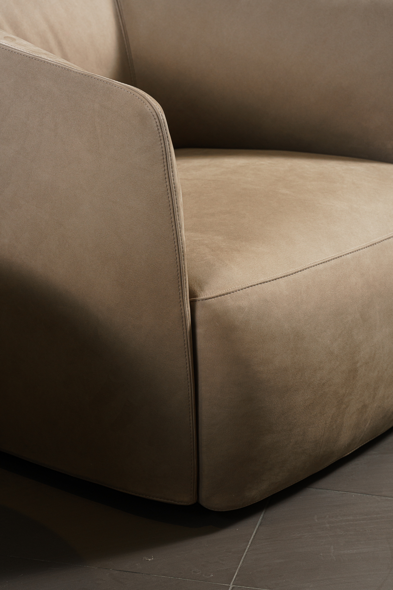 Poliform Кресло Santa Monica 207 Camoscio Leather от Poliform — в интерьере