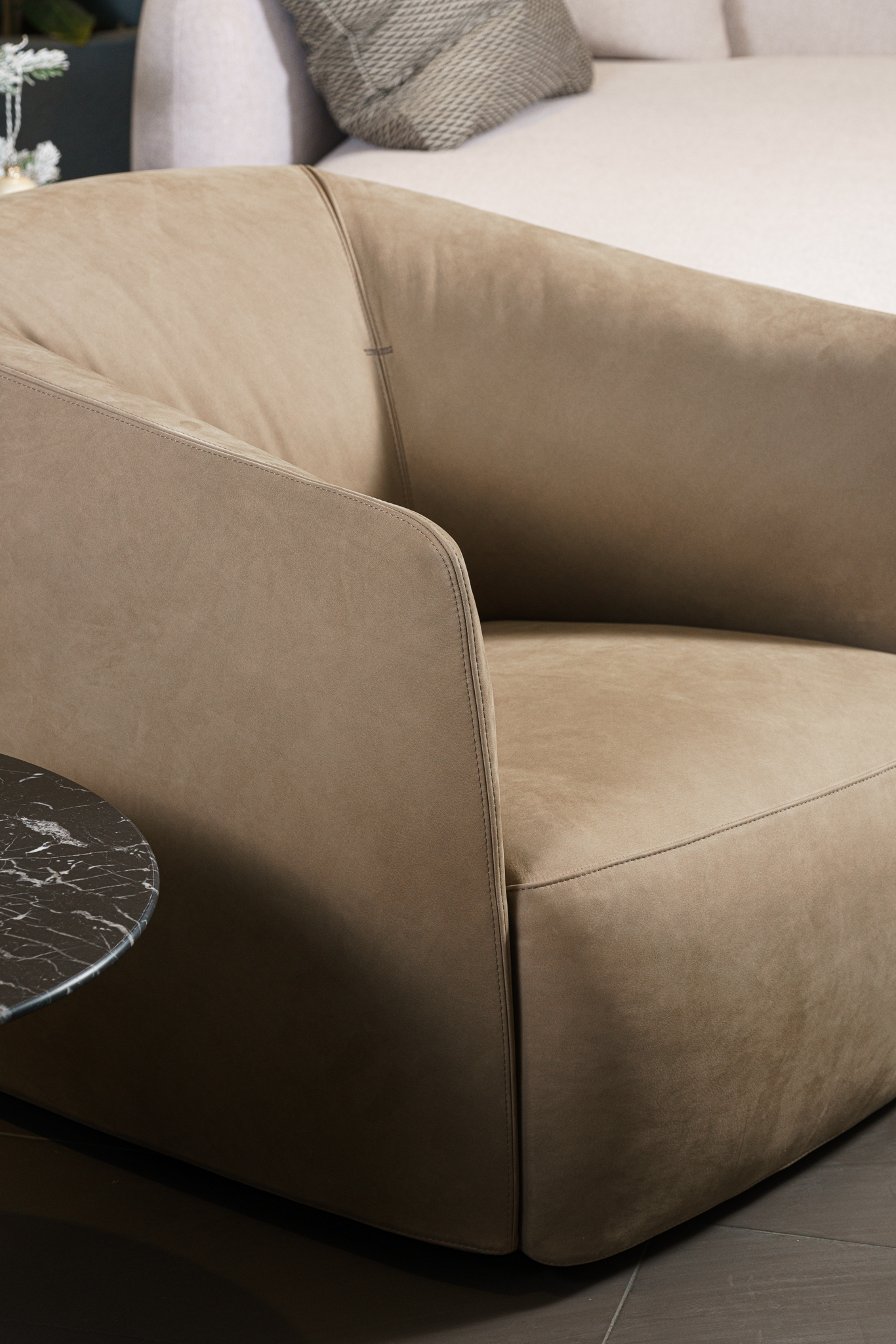 Poliform Кресло Santa Monica 207 Camoscio Leather от Poliform — в интерьере