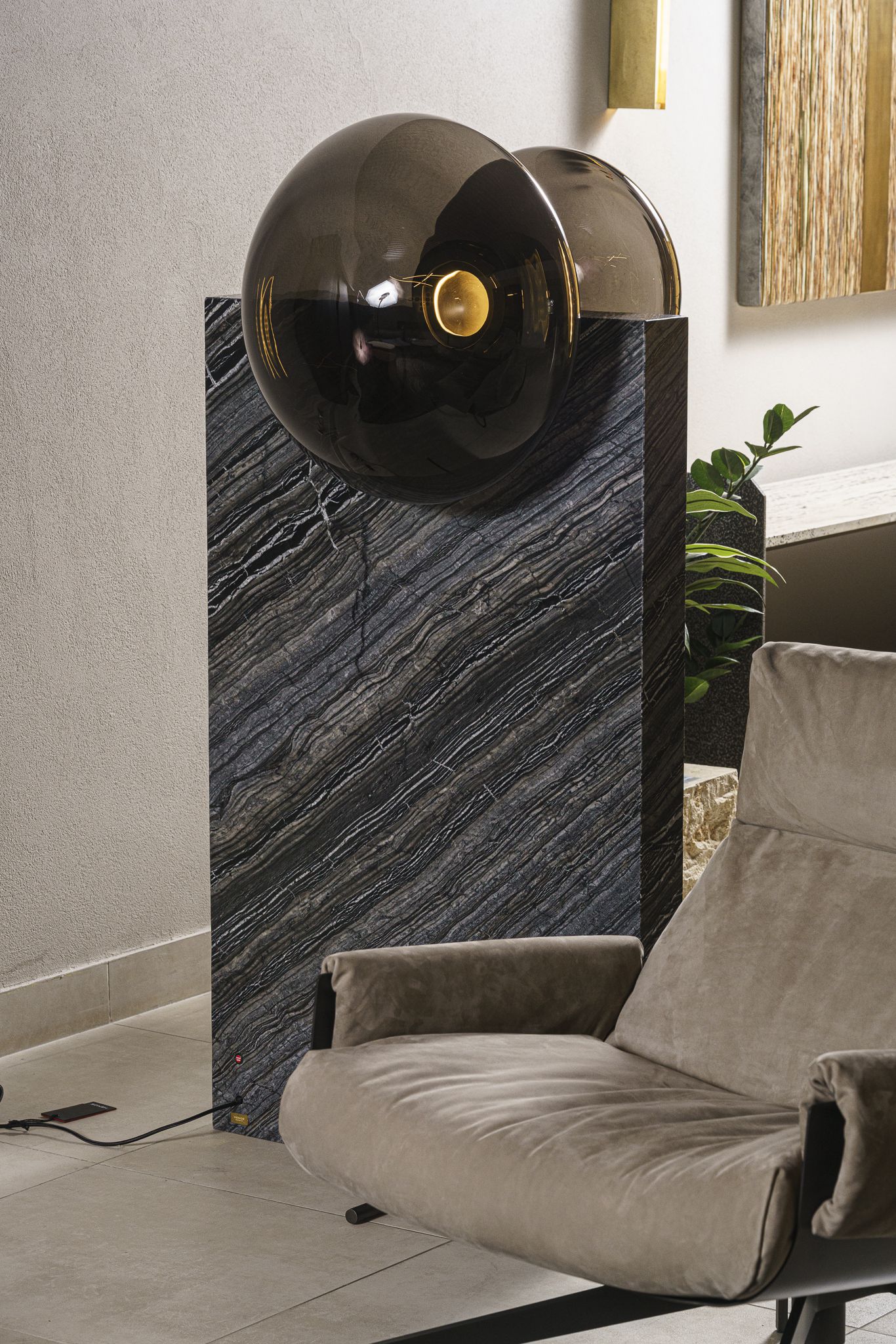 Henge Торшер Floyd Silver brown wave от Henge — в интерьере