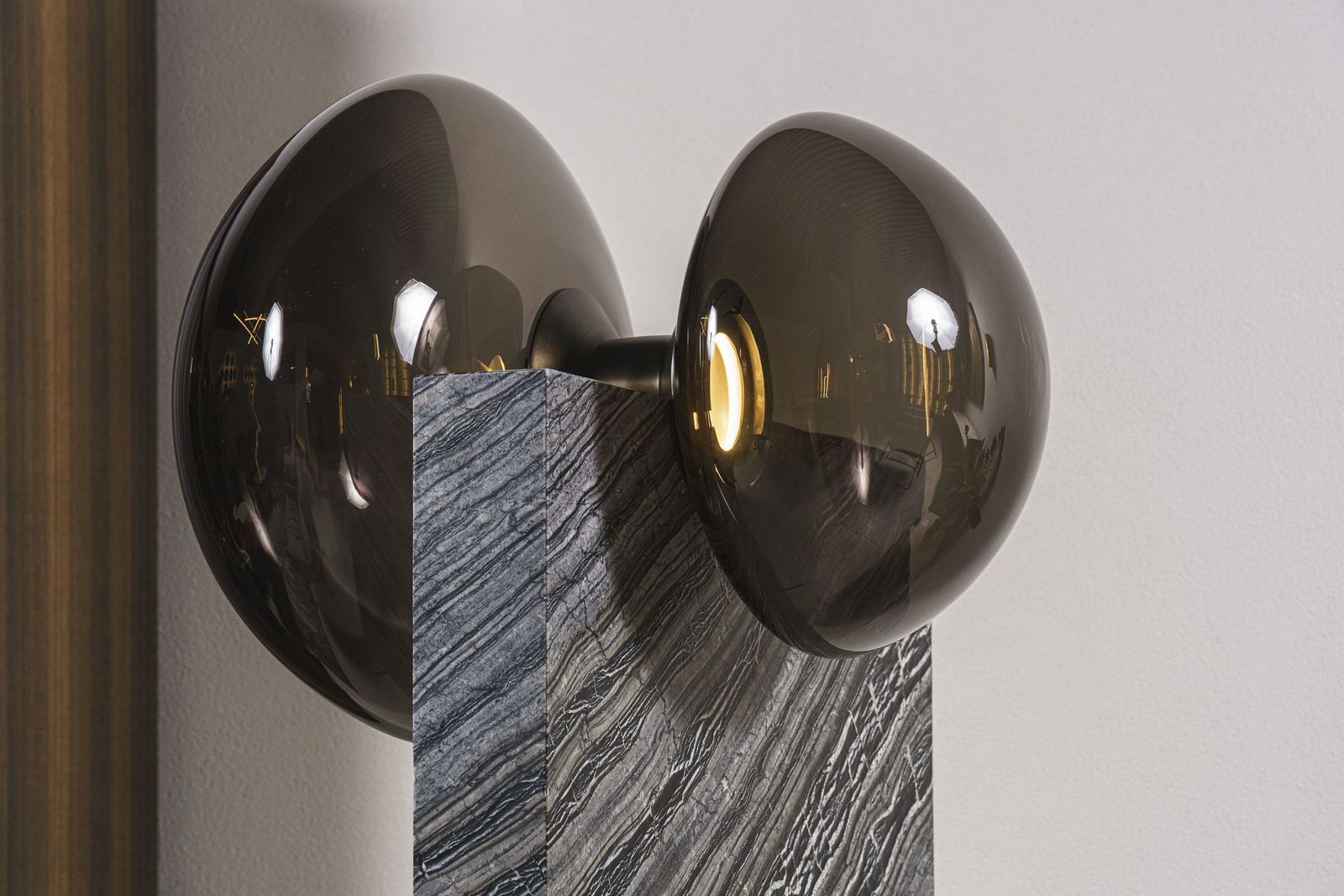Henge Торшер Floyd Silver brown wave от Henge — в интерьере