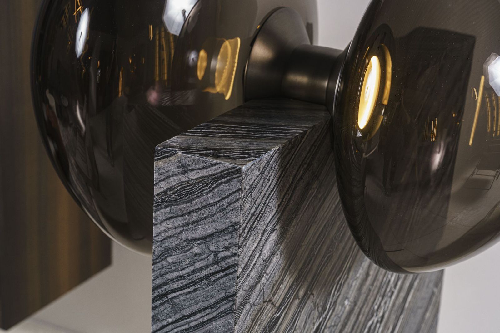 Henge Торшер Floyd Silver brown wave от Henge — в интерьере