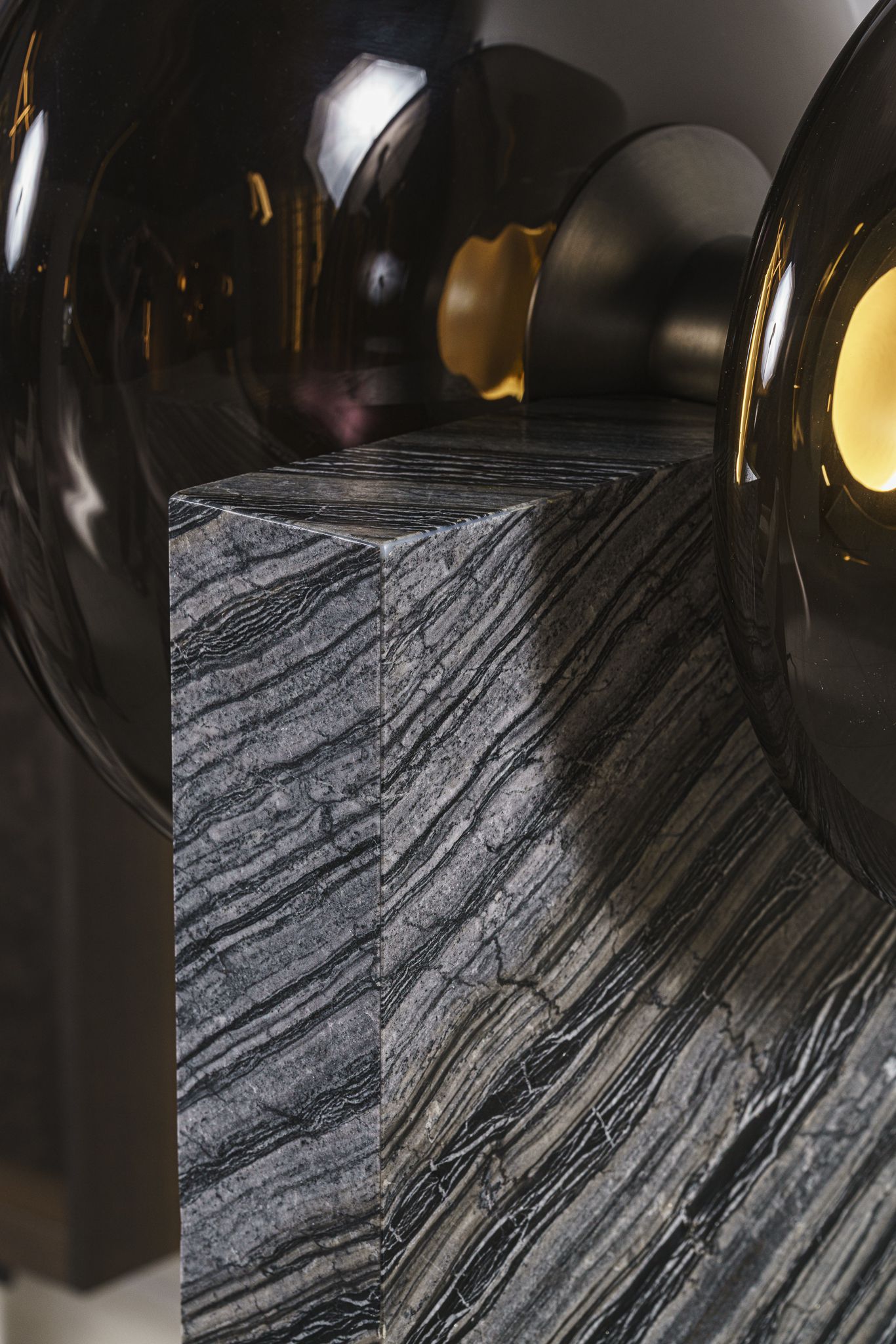 Henge Торшер Floyd Silver brown wave от Henge — в интерьере