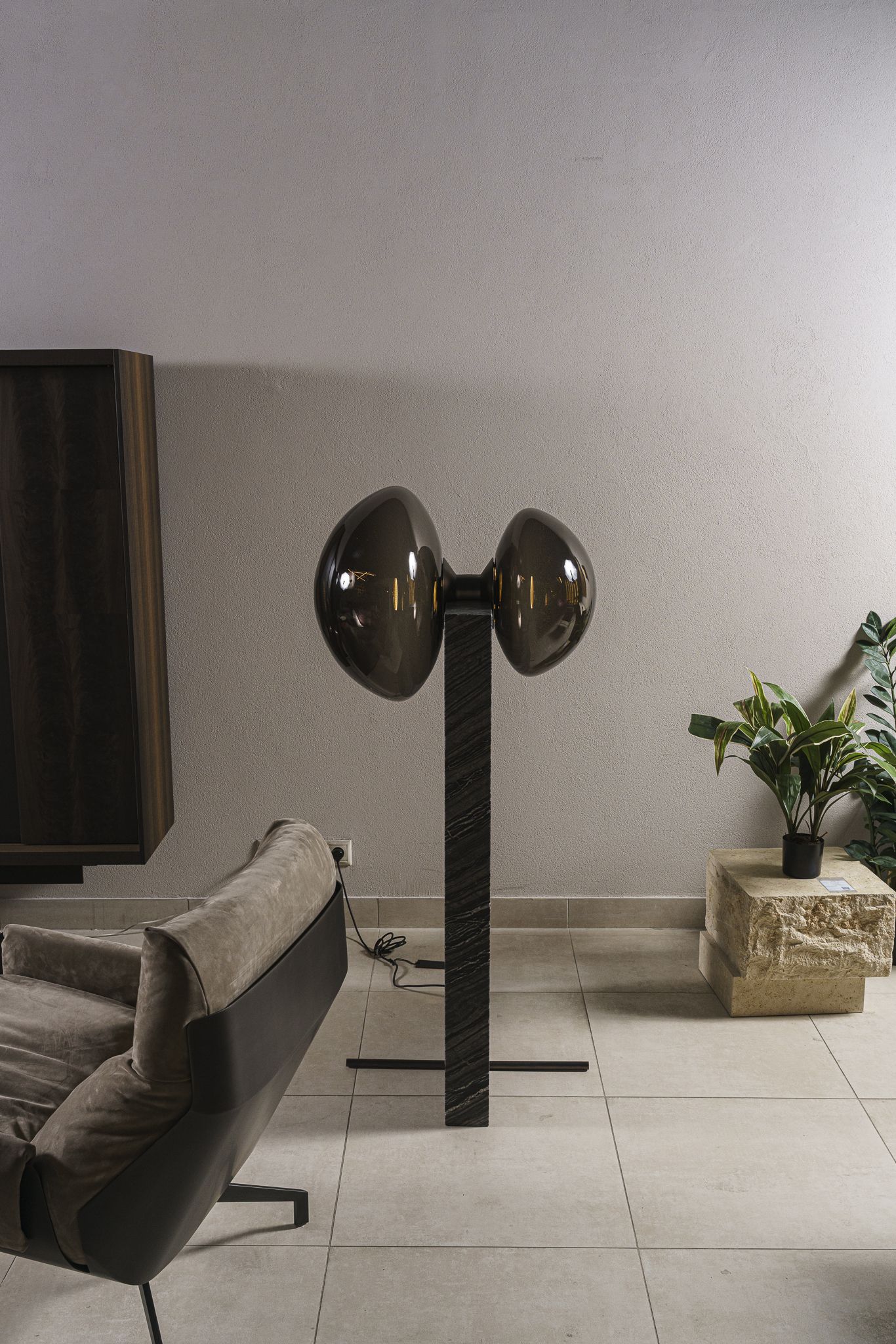 Henge Торшер Floyd Silver brown wave от Henge — в интерьере
