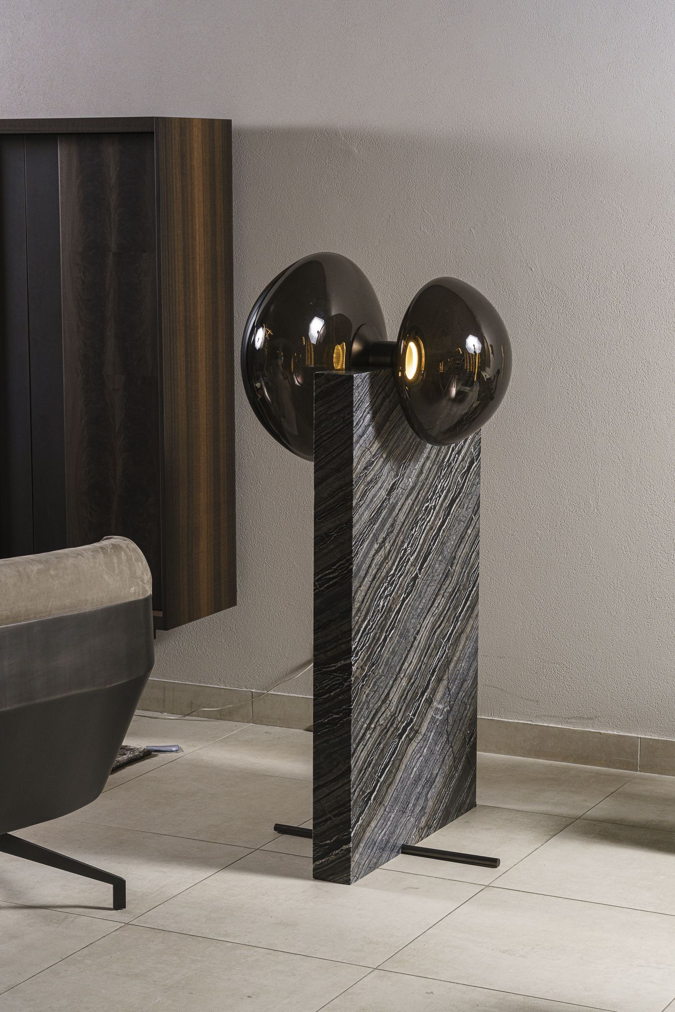 Henge Торшер Floyd Silver brown wave от Henge — в интерьере