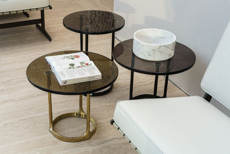 Molteni&C Журнальный столик Aster 50 Polished brass от Molteni & C — в интерьере